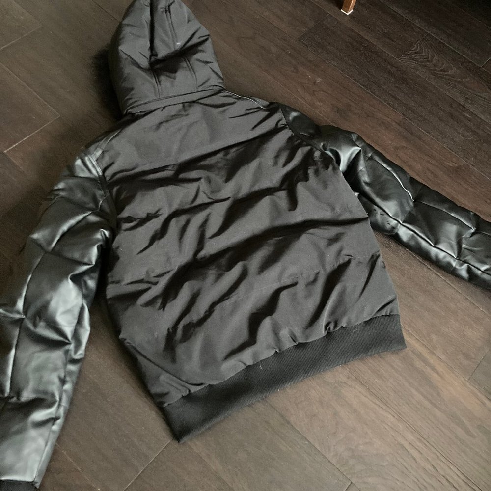 Denium District: Hood Jacket, Soft Leatherlike Sleeves & Faux Fur Trim - black - Picture 9 of 13